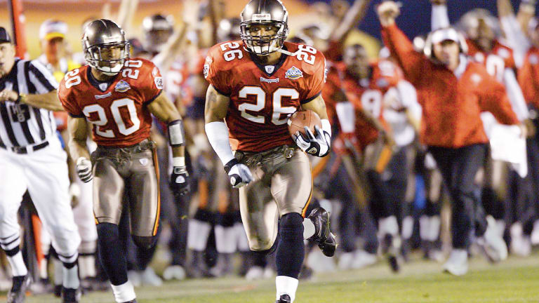 SECRET DEFENSE #2: Tampa Bay Buccaneers 2002- La révolution vient des&nbsp;airs